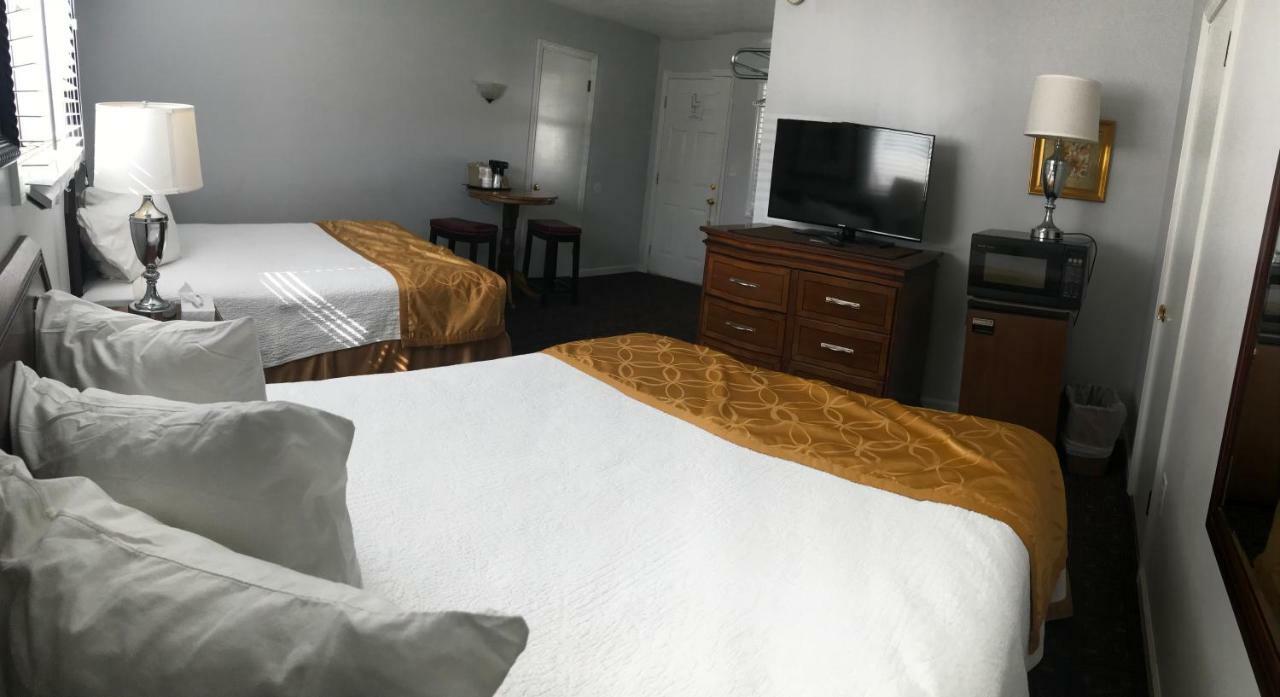乔治湖传统汽车旅馆 外观 照片